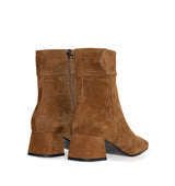 Botín tacón bajo en ante cuero