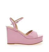 ZIONE - Cuña media en charol rosa