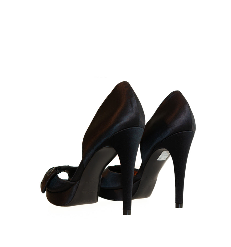 FE675- Talón plataforma con lazo en raso negro