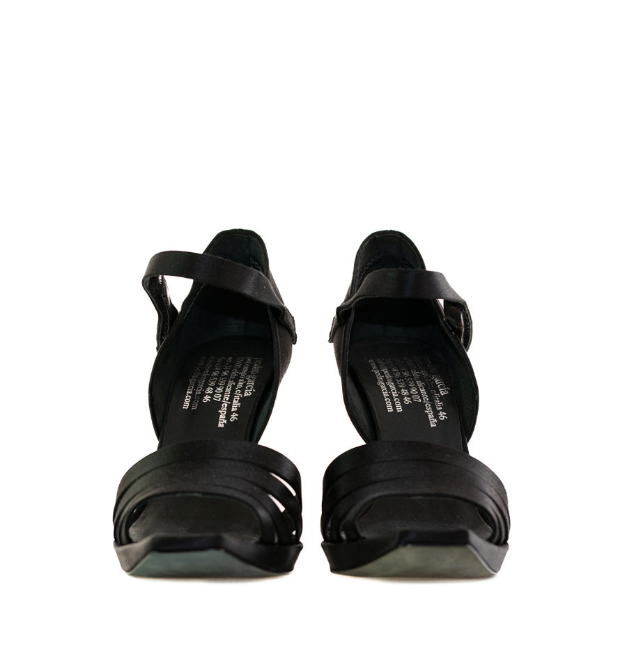 ELOISE Sandalia con plataforma en negro