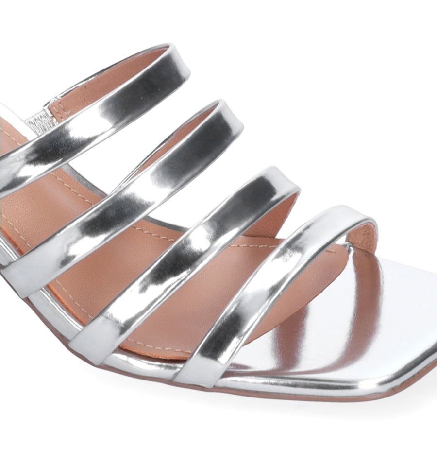 CASSIA Zueco con tiritas en plata