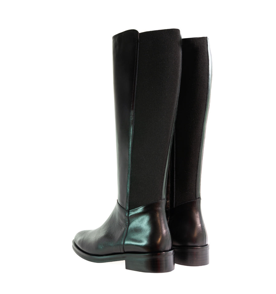 Bota con elástico trasero en piel negro