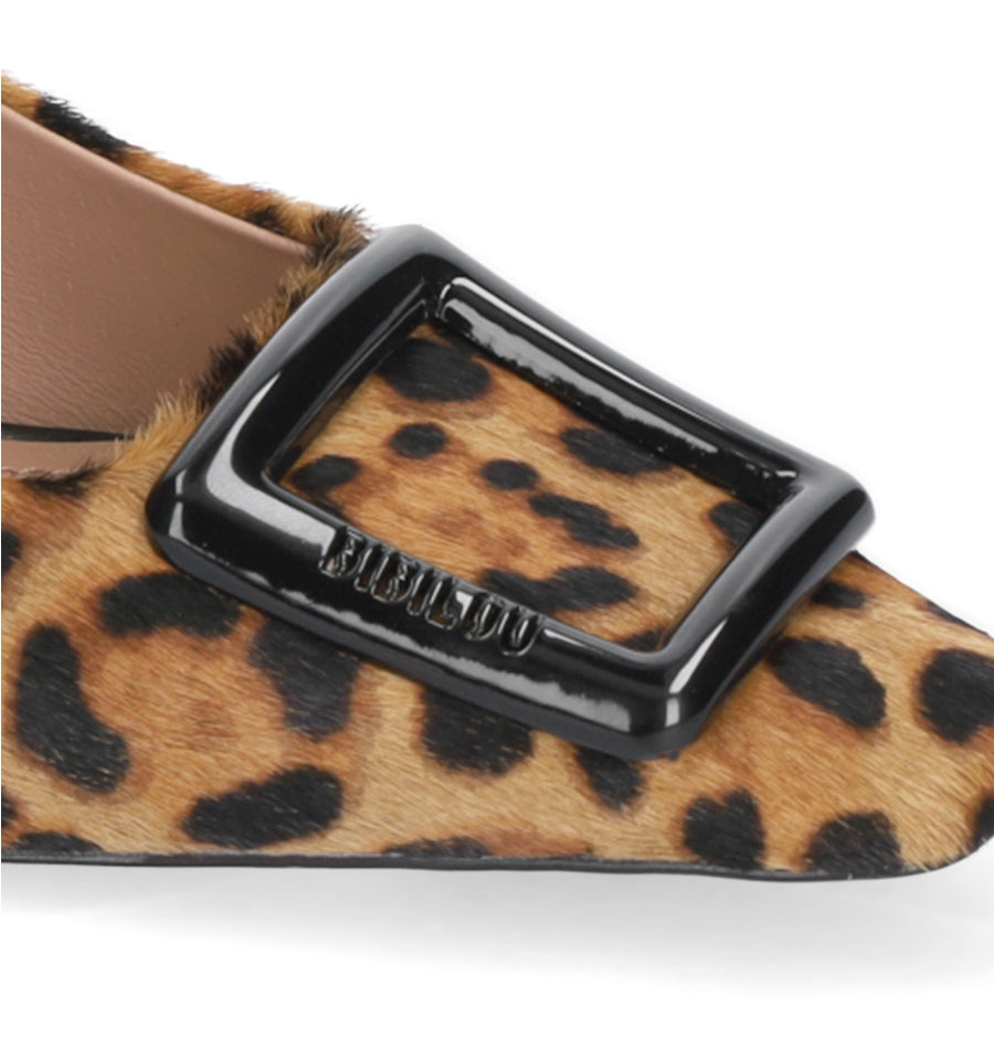 POZNAN Salón con adorno en animal print