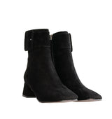 Botín con hebilla en ante negro