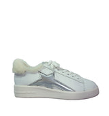 Sneakers con borreguito y estrella en blanco