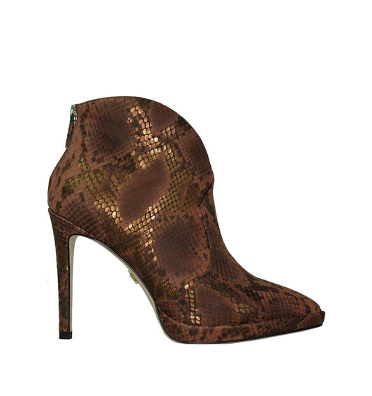 Botín escote "V" con plataforma en piel grabada marron