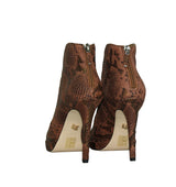 Botín escote "V" con plataforma en piel grabada marron