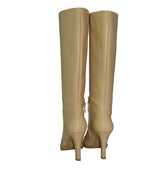 Bota recta con piso crepe en piel beis