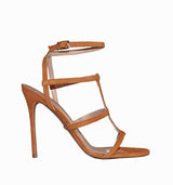 Detalle de pulsera al tobillo en piel