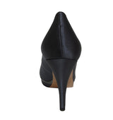 FJ975-Salón de Pura López con plataforma