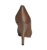 FJ975-Salón de Pura López con plataforma