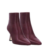 Botín liso con puntera y tacón fino en piel burdeos