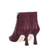 Botín liso con puntera y tacón fino en piel burdeos