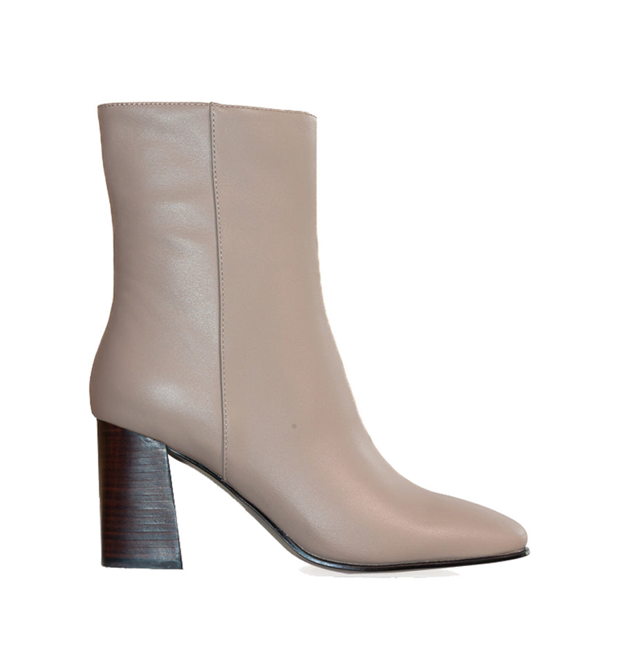 Botín puntera cuadrada en piel taupe