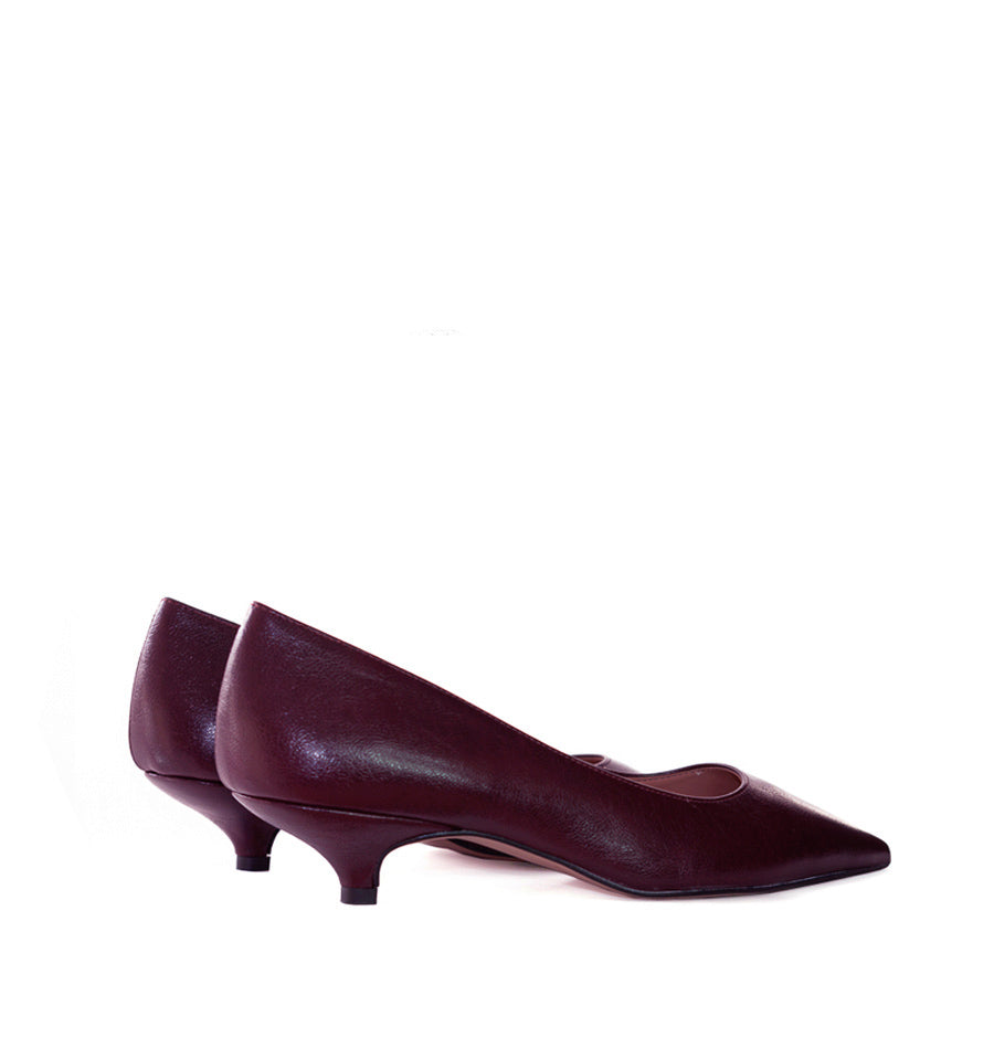 Salón kitten-heel en piel burdeos