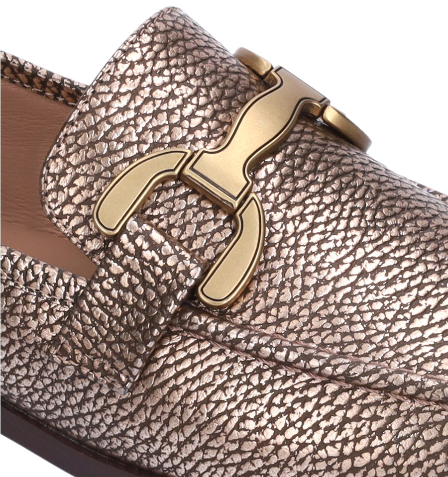 Mocasín estribo en piel bronce