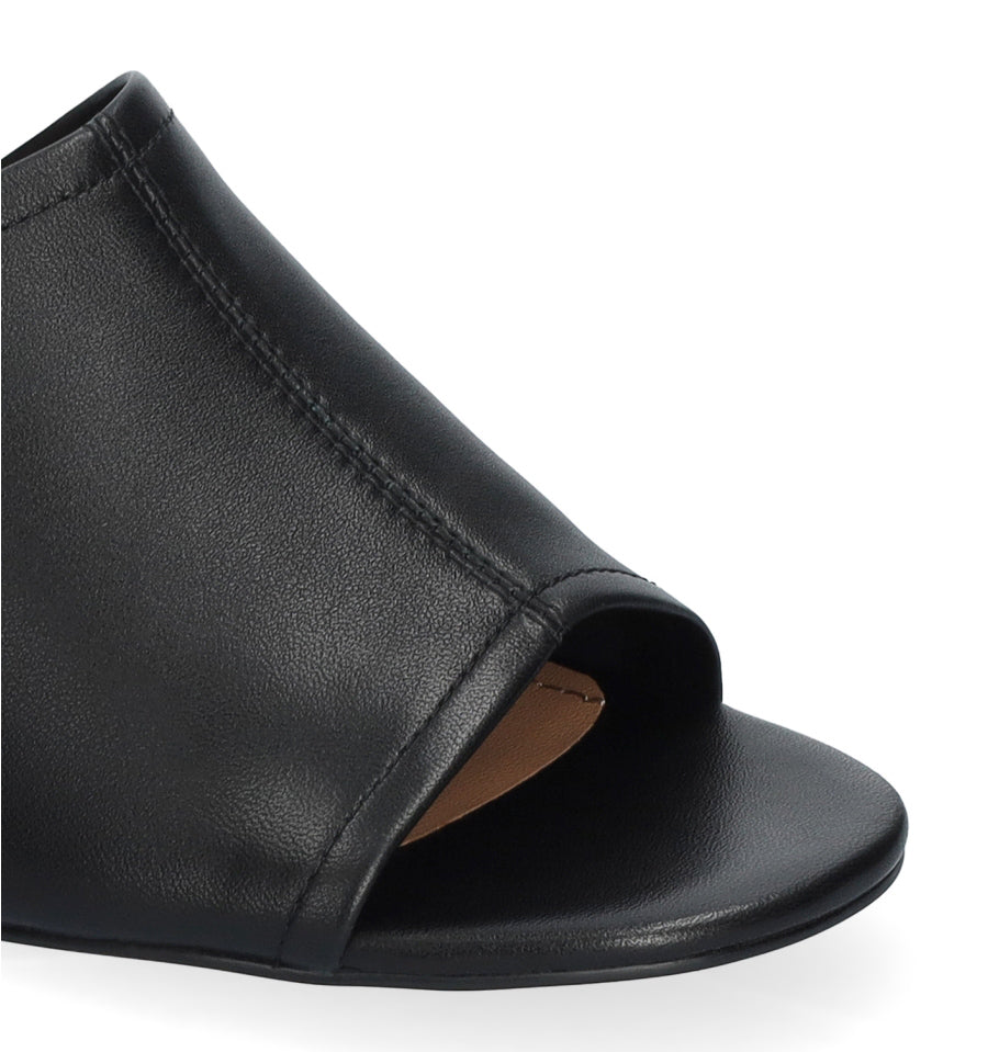 AMIRA Zueco en piel negro