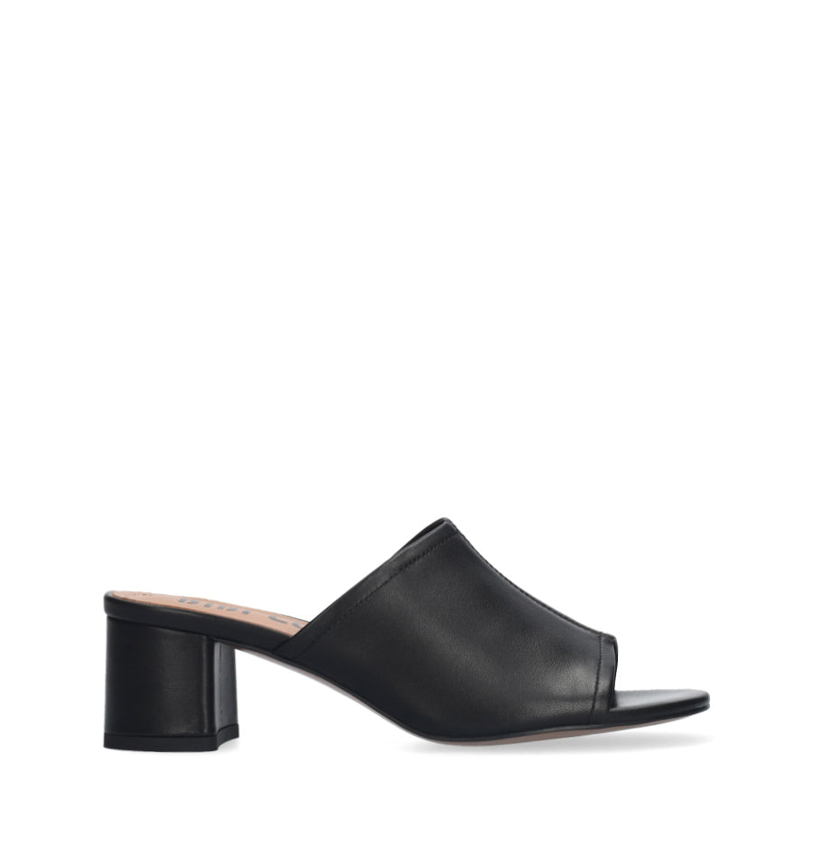 AMIRA Zueco en piel negro