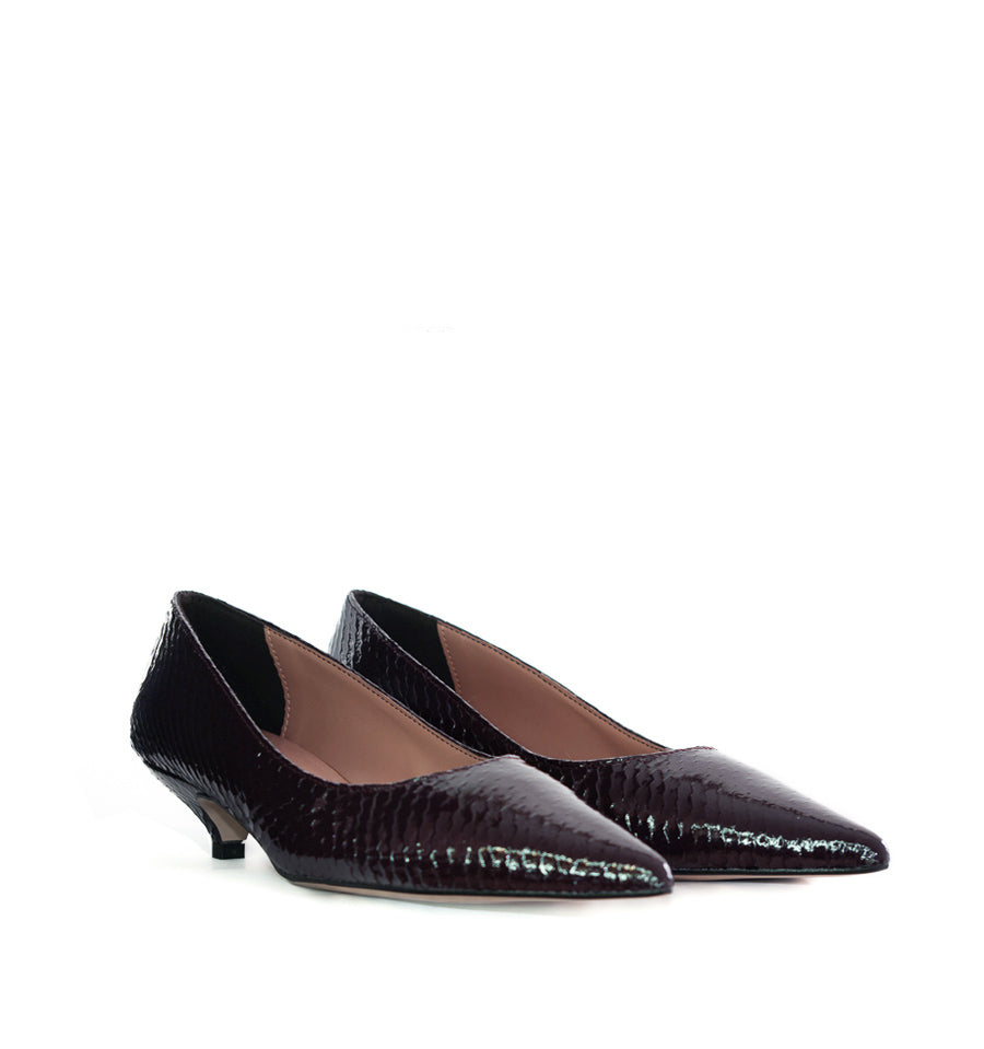 Salón kitten-heel en grabado negro