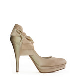 Salón plataforma con lazo lateral en raso cava