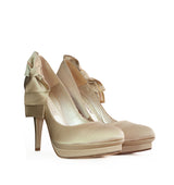 Salón plataforma con lazo lateral en raso cava