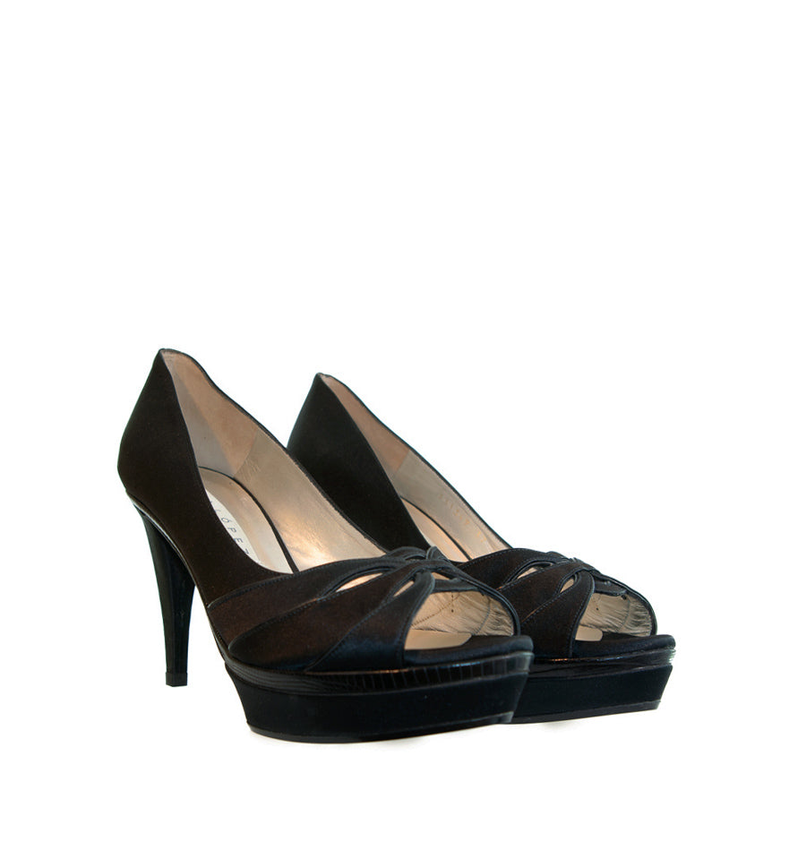 FH806-Peep-toes medio plataforma con calados en raso negro