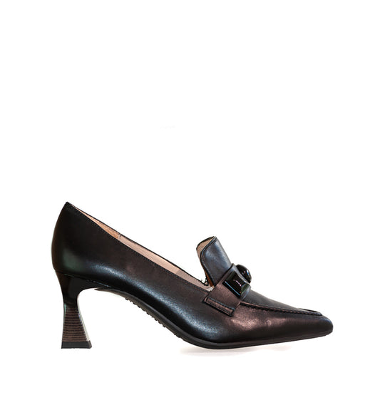 Mocasín de tacón medio en piel negro