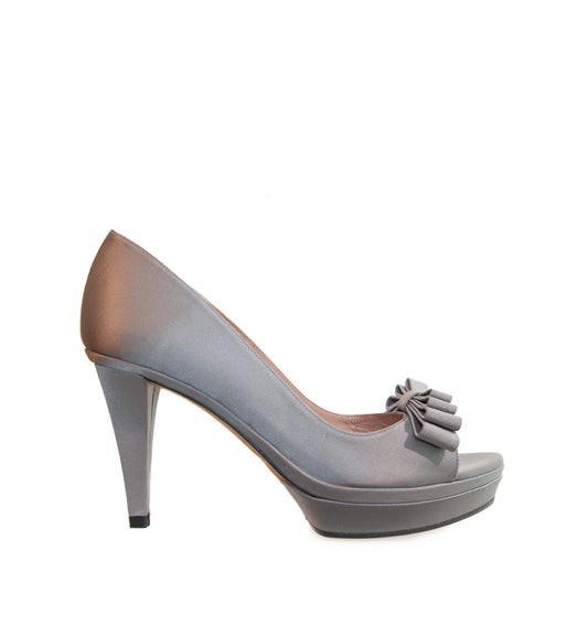 FG585-Peep-toes medio plataforma con lazo en raso gris
