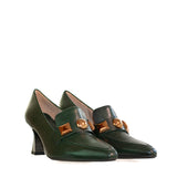 Mocasín de tacón medio en piel verde