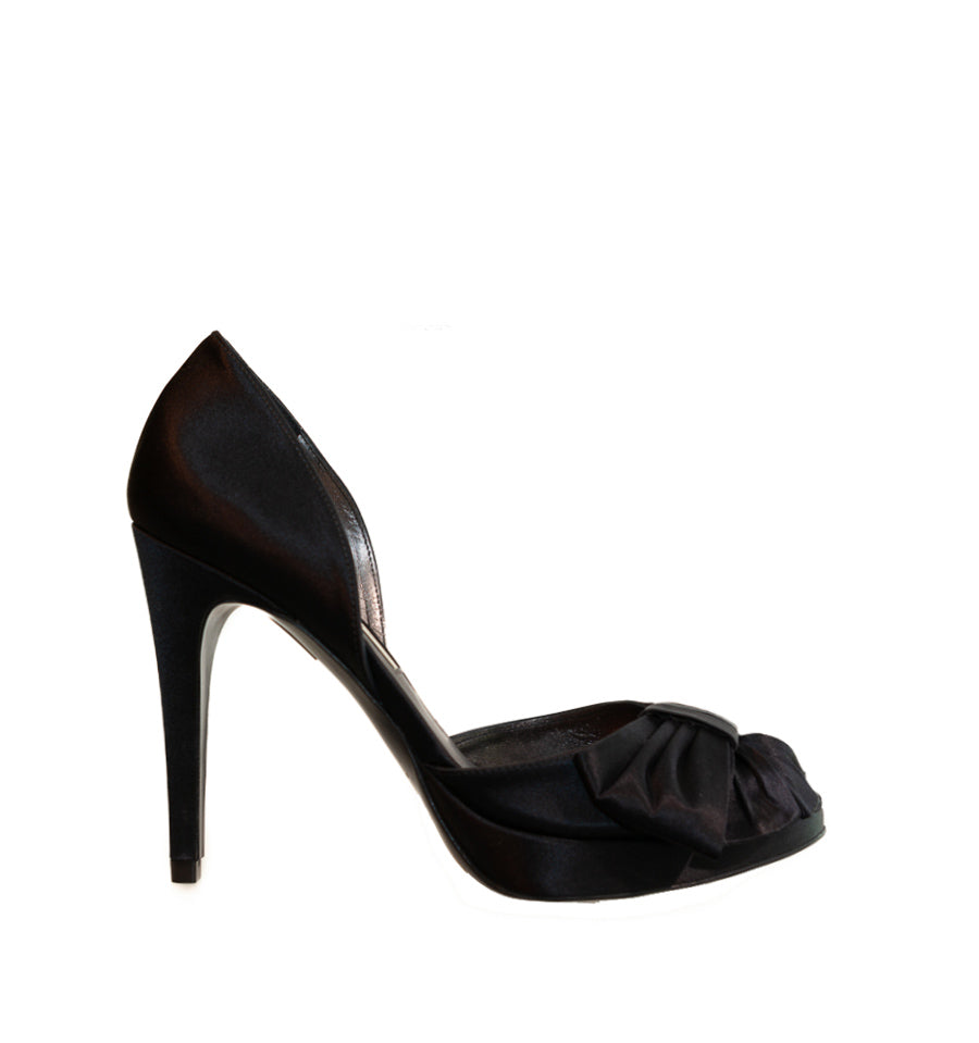 FE675- Talón plataforma con lazo en raso negro