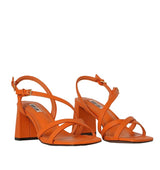 Sandalia con tiras "S" en piel naranja