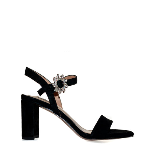 Sandalia con hebilla de cristal en ante negro