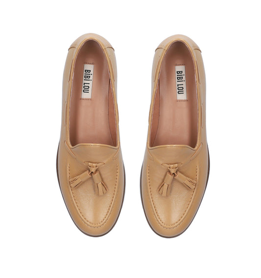 ARETA Mocasín adorno borlas en piel camel