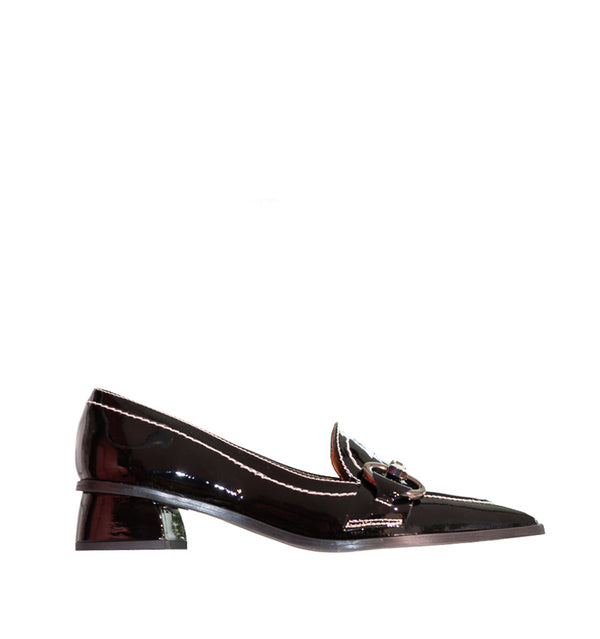Mocasín bajo con estribo en negro