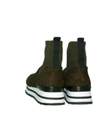 Botin tipo deportivo en stretch kaki