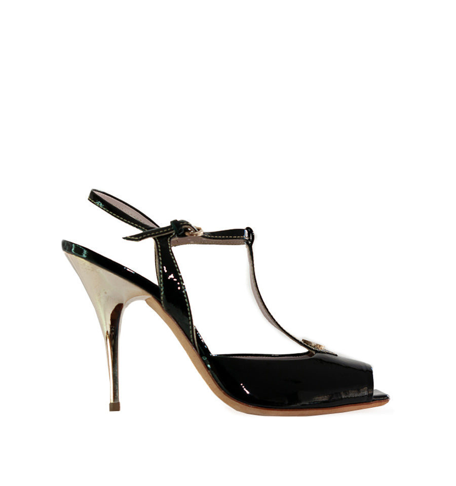 A57160- Sandalia alta tira "T" en charol negro