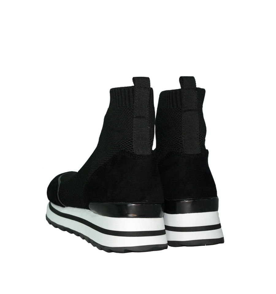 Botin tipo deportivo en stretch negro