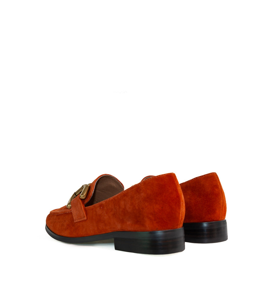 VELA Mocasín estribo en ante naranja