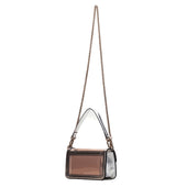 Bolso en vinilo con piel champan