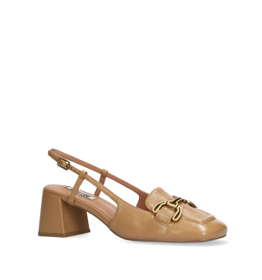 RENÉE Destalonado adorno mocasín en piel camel