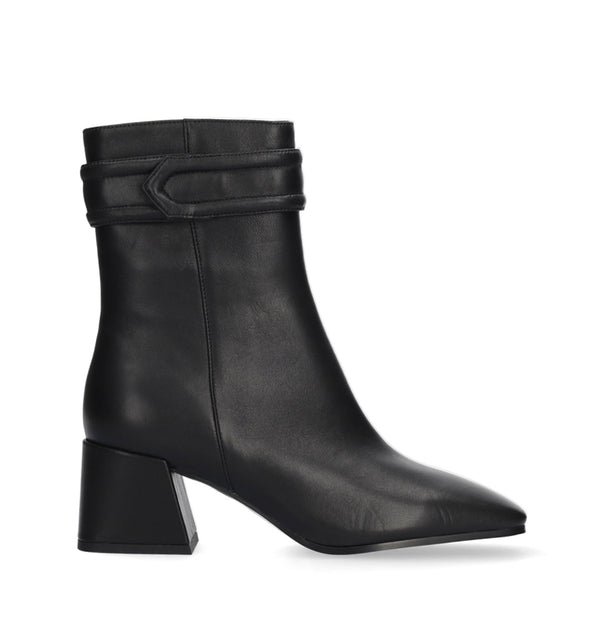 Botín tacón medio en ante negro