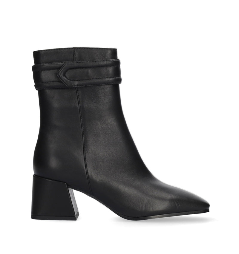 Botín tacón medio en ante negro