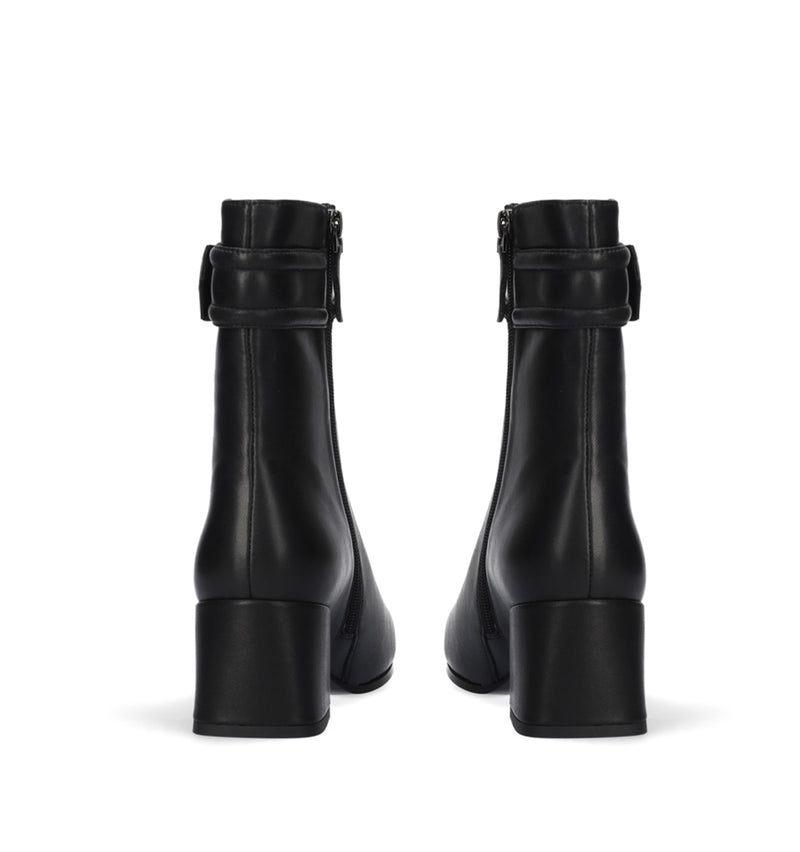 Botín tacón medio en ante negro