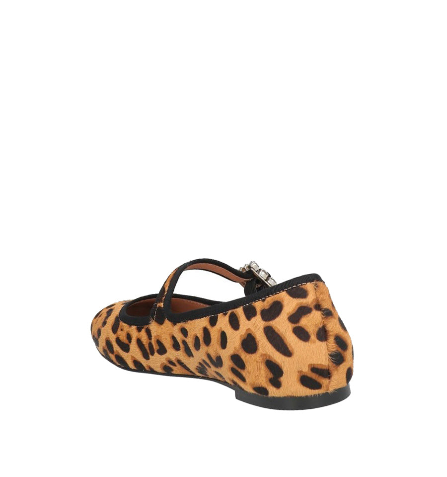 Merceditas bailarina en pony leopardo