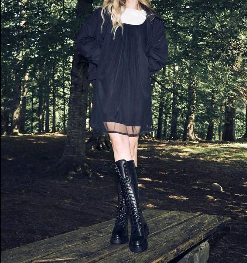 Bota con cordones en piel negro