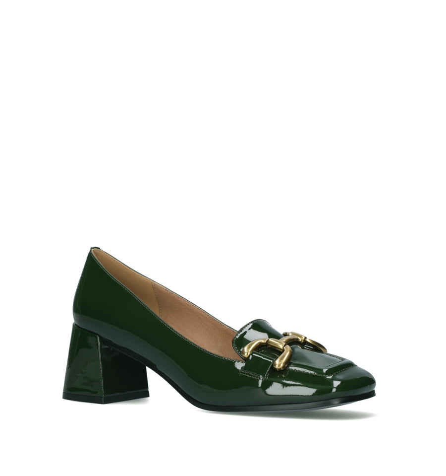 VALENCIA Mocasín solapa baja en charol verde