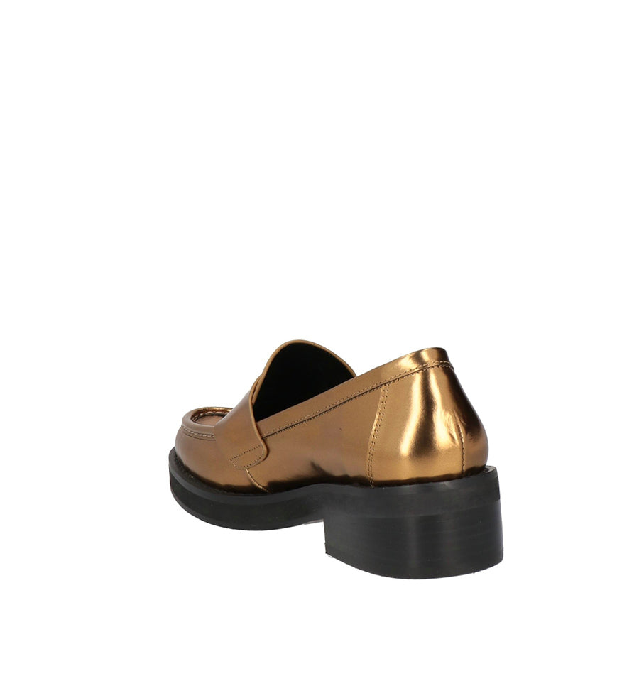 Mocasín track en piel oro