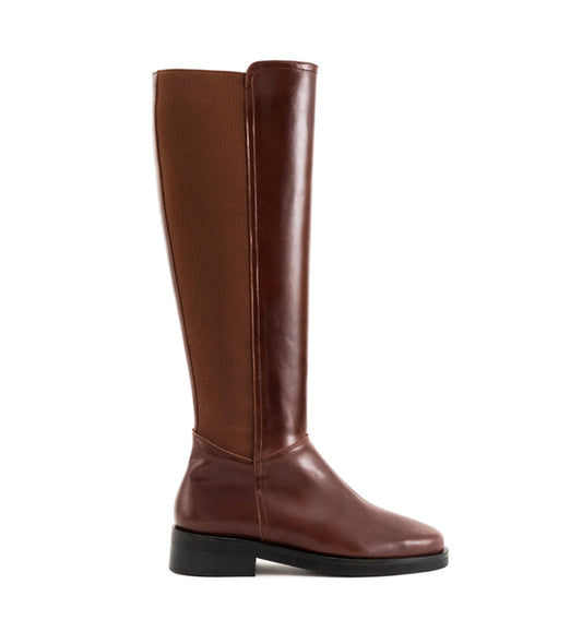Bota con elástico trasero en piel avellana