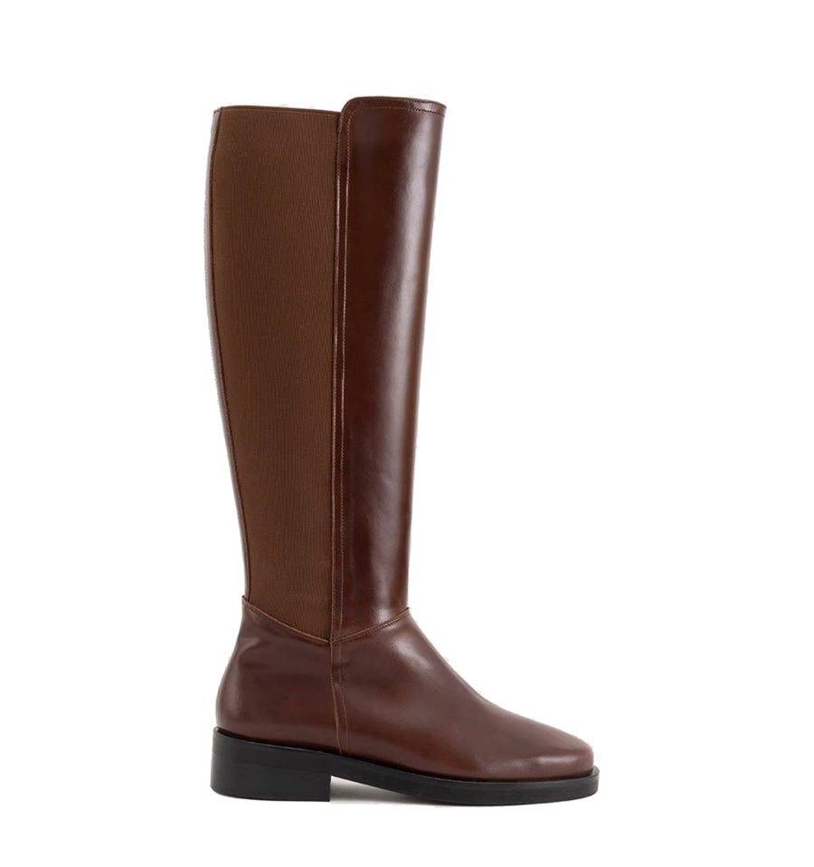 Bota con elástico trasero en piel avellana