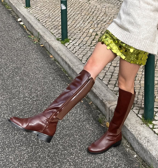Bota con elástico trasero en piel avellana